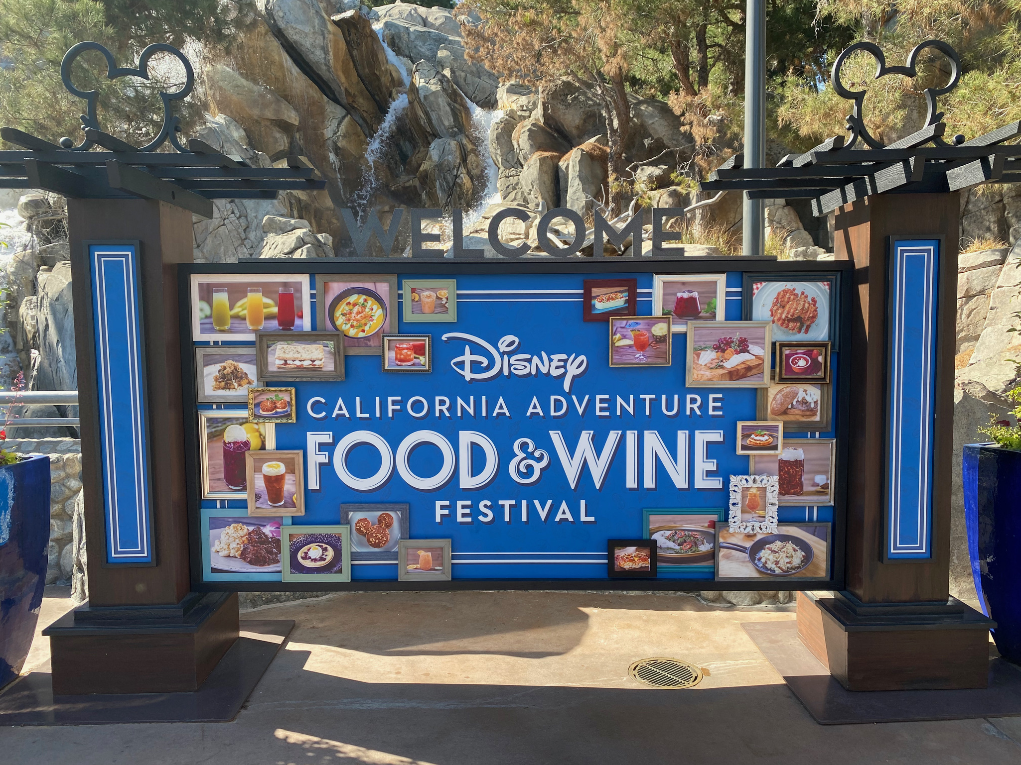 food-and-wine-entrance-sign-dca
