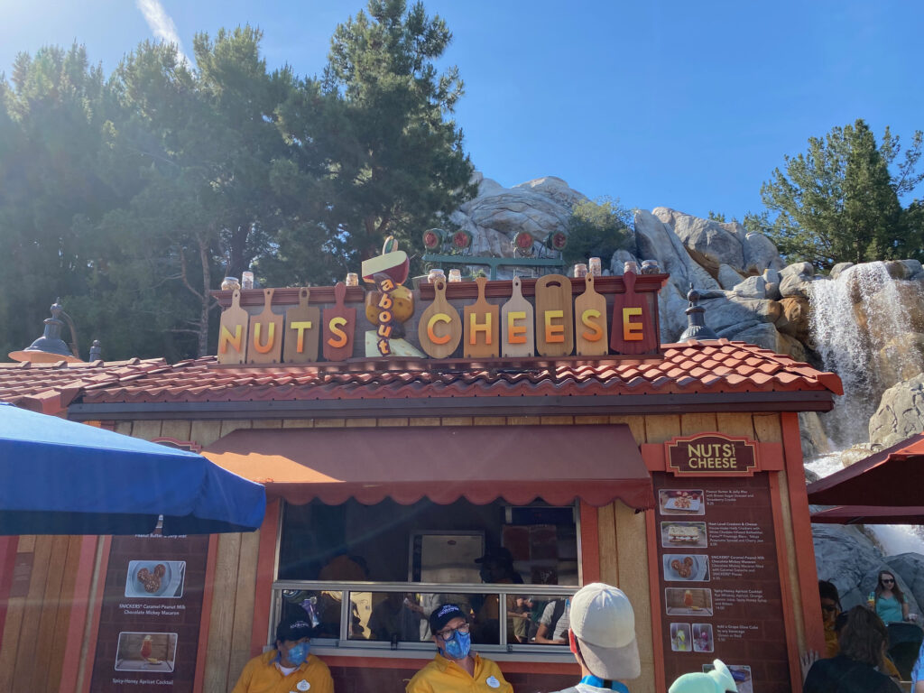 nuts-about-cheese-booth-dca