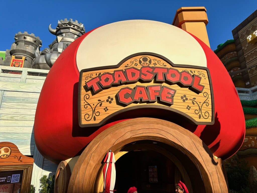 toadstool-cafe-universal-hollywood